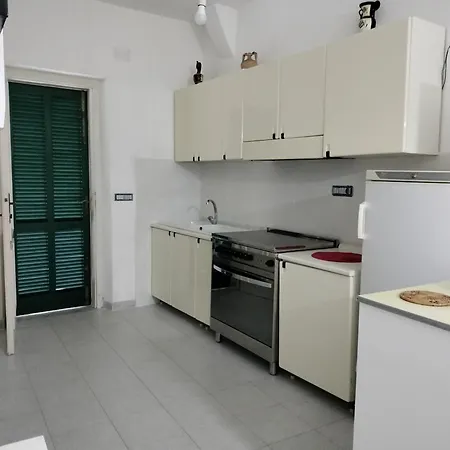 아파트 Sunny House 파르겔리아