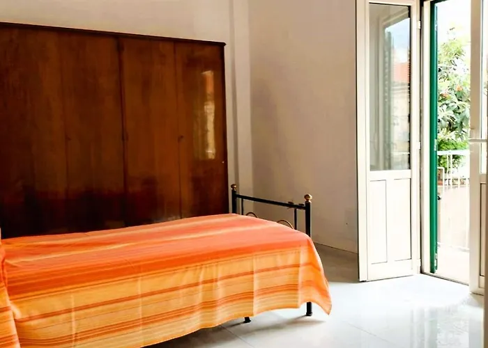 Sunny House דירה