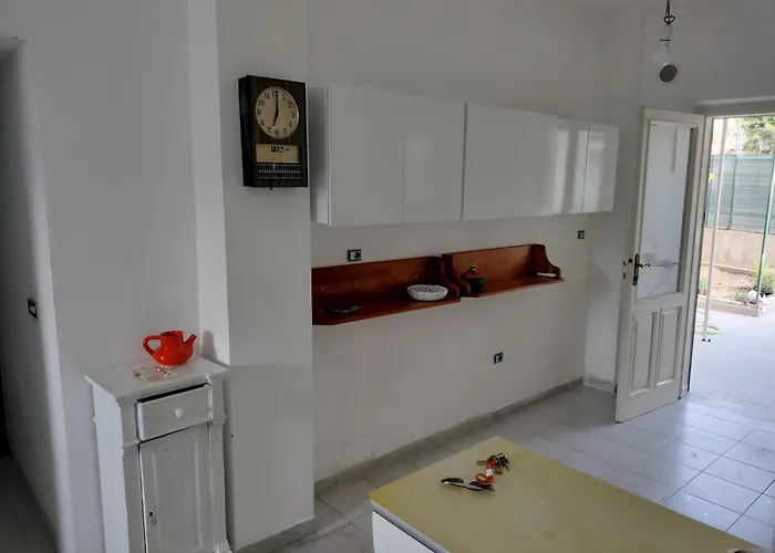 Sunny House Apartment *